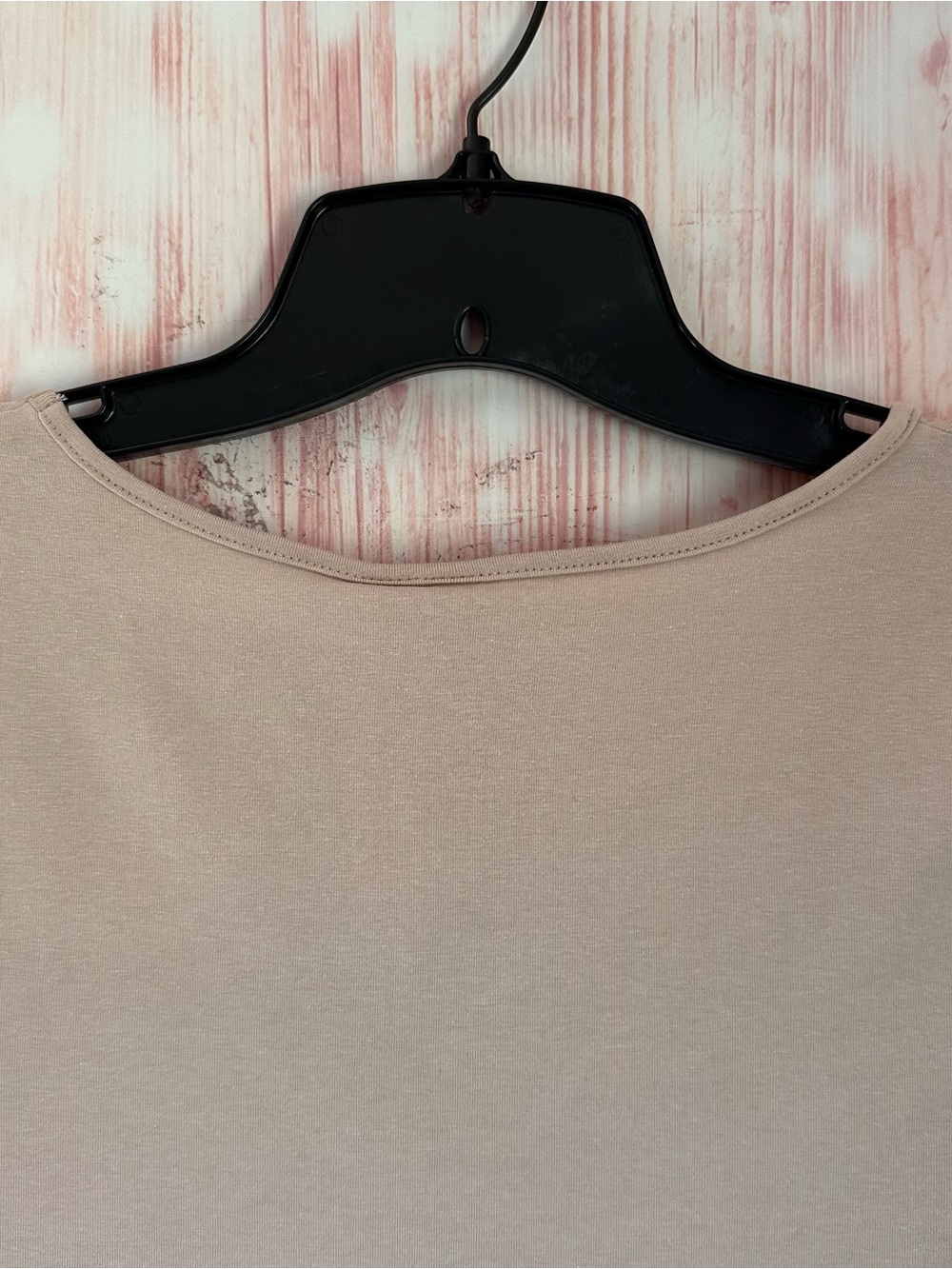 Divided H&M Tan Rolled Lettuce Raw Hem V Neck Short Sleeve Crop Top Size M NWT - Picture 6 of 9